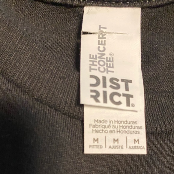 District Santa Claus message t-shirt, size Medium, black - Picture 3 of 3